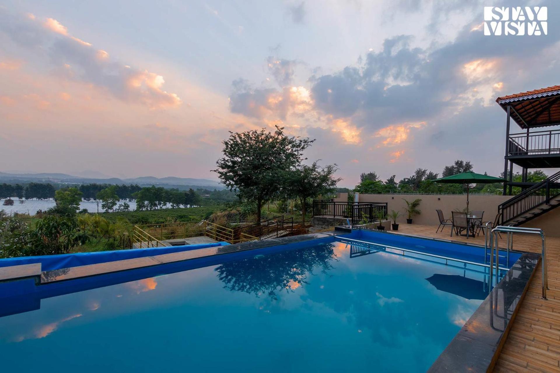 Stayvista'S Harvest Haven - Pool-View Villa With Deck & Machan Near Sula Nashik Exterior foto